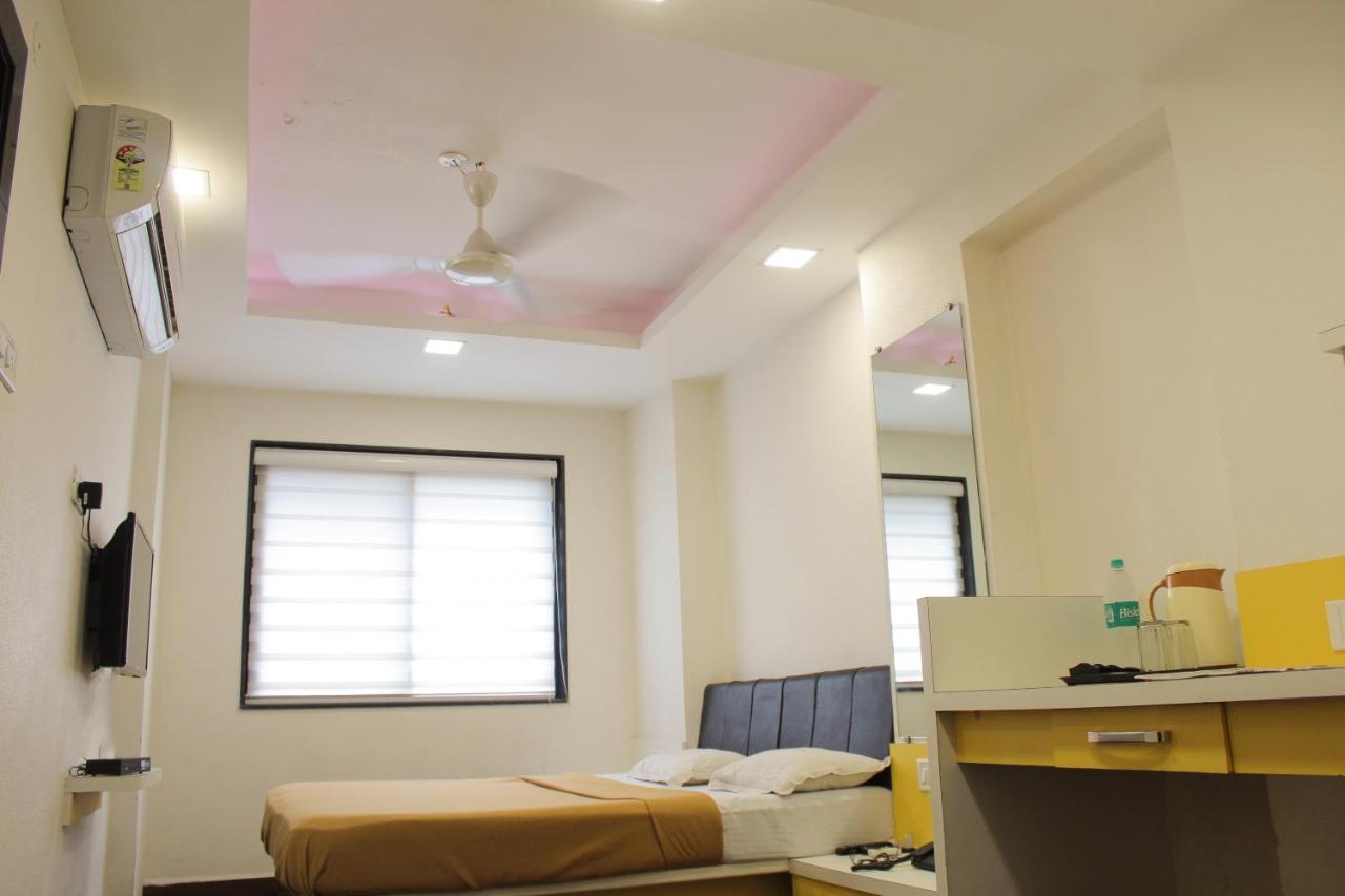 Hotel Maa Sharda Indore Luaran gambar